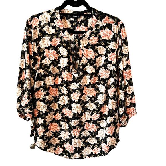 Torrid Black Floral Texture Woven Peasant Blouse Peasant Sleeves Plus Sz 1 - Picture 1 of 7